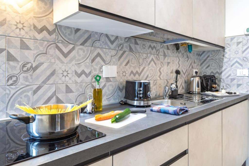 Апартаменты Old Town-Porta Susa Free Parking Modern Flat X6 Турин Экстерьер фото